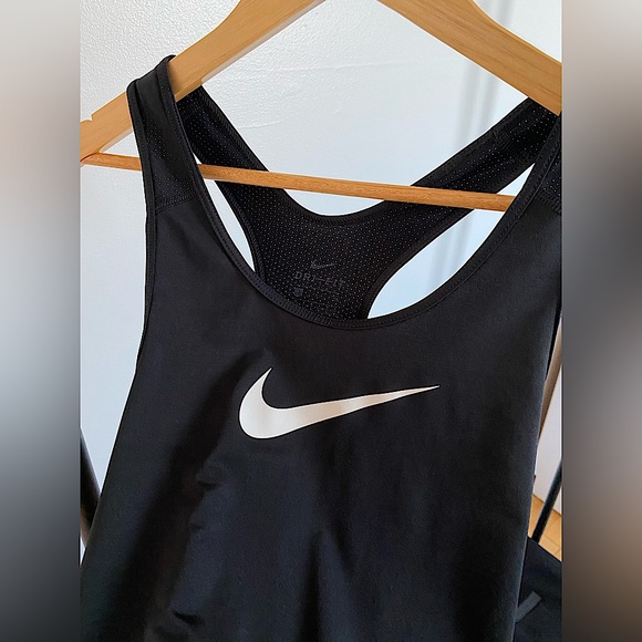 Sports Cami - Nike - Picture 2 of 8